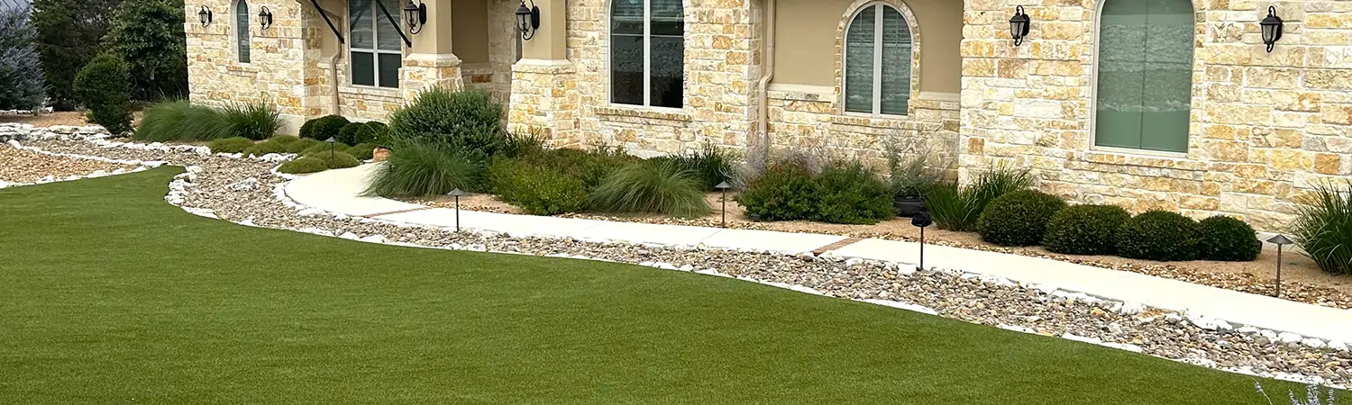 Artificial grass front yard installed by SYNLawn